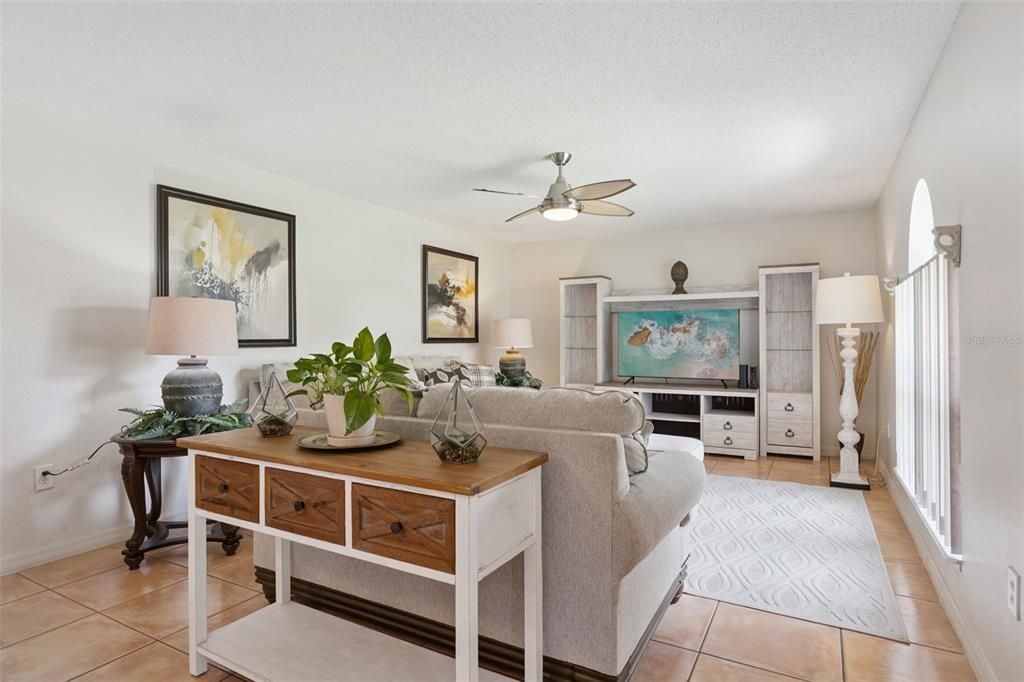 For Sale: $499,000 (5 beds, 4 baths, 2868 Square Feet)