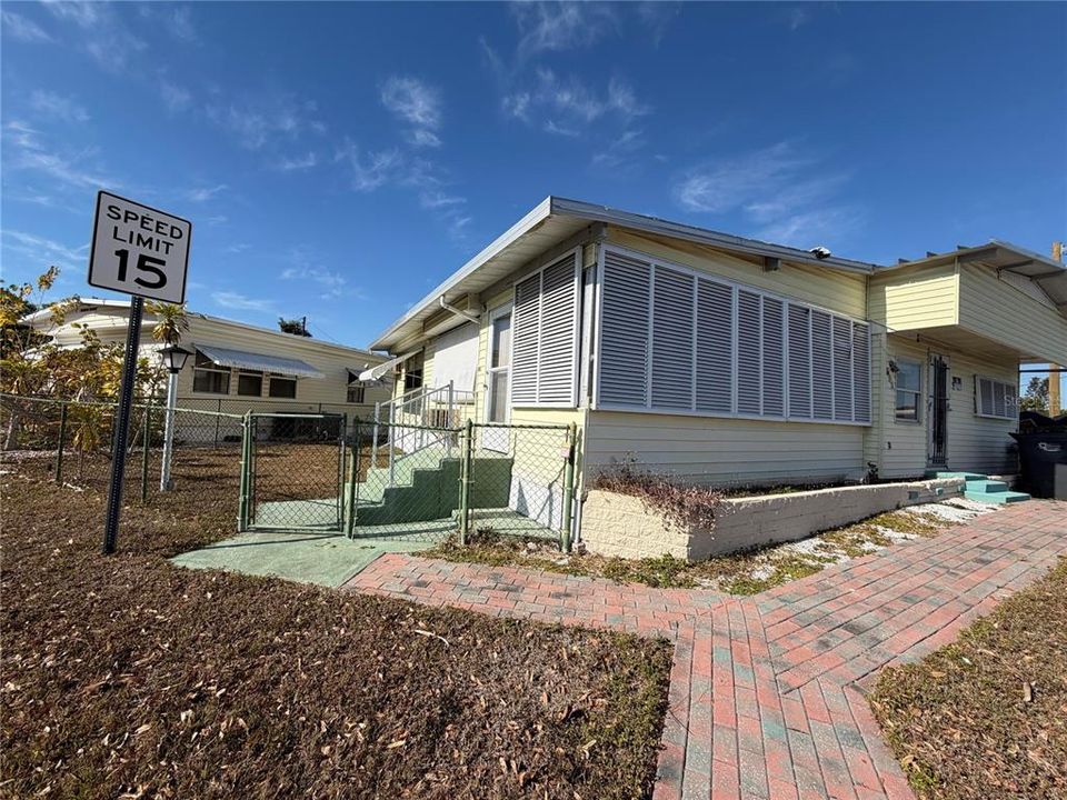 For Sale: $75,000 (3 beds, 2 baths, 1512 Square Feet)
