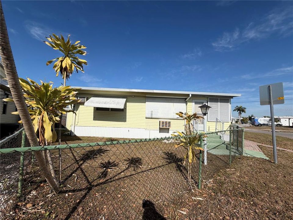 For Sale: $75,000 (3 beds, 2 baths, 1512 Square Feet)