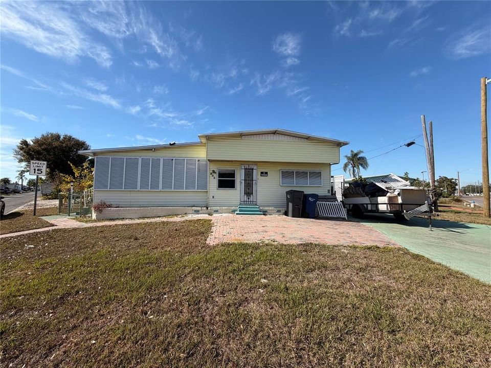 For Sale: $75,000 (3 beds, 2 baths, 1512 Square Feet)