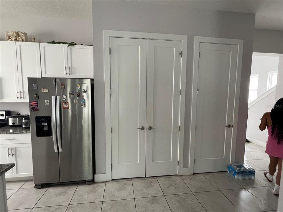 For Sale: $347,500 (4 beds, 3 baths, 2376 Square Feet)
