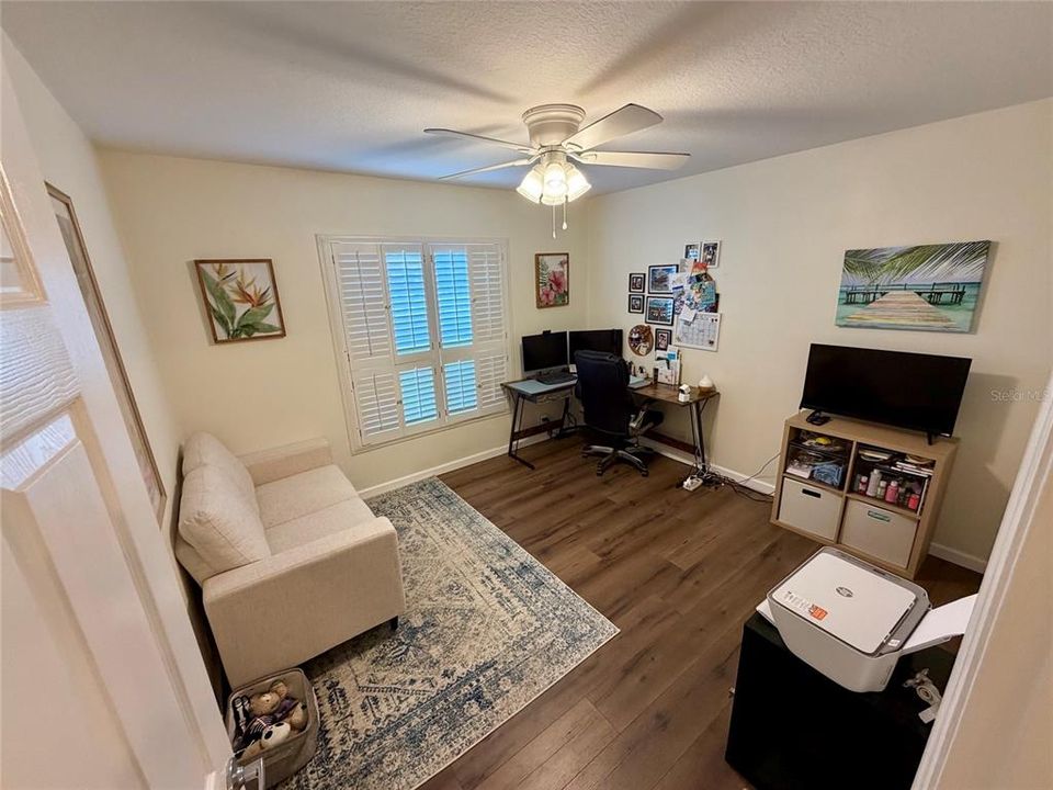 Active With Contract: $329,900 (3 beds, 2 baths, 1626 Square Feet)