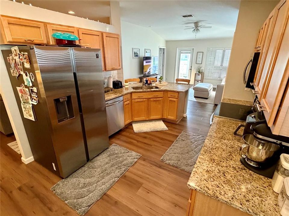 Active With Contract: $329,900 (3 beds, 2 baths, 1626 Square Feet)