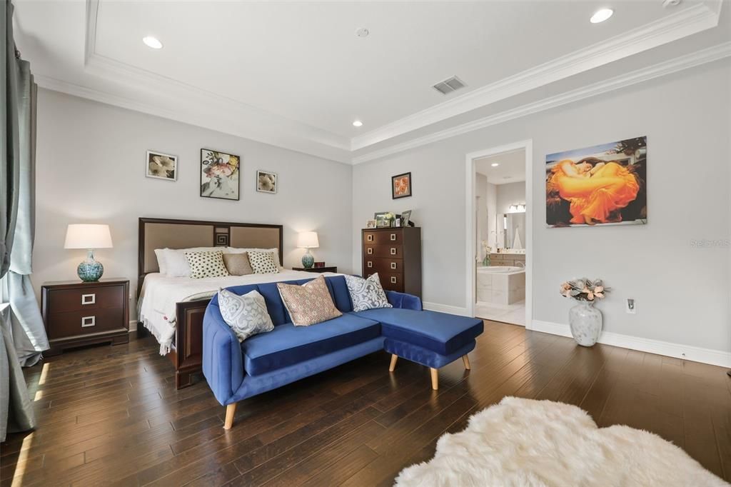 For Sale: $1,495,000 (6 beds, 5 baths, 4882 Square Feet)