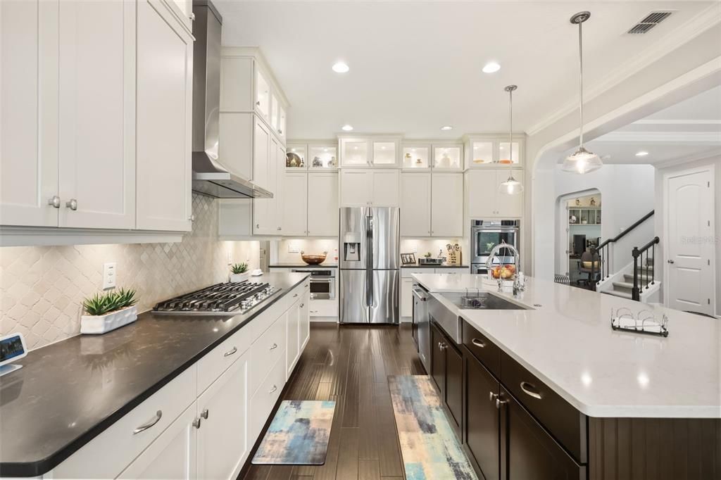 For Sale: $1,495,000 (6 beds, 5 baths, 4882 Square Feet)