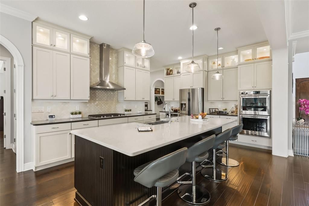 For Sale: $1,495,000 (6 beds, 5 baths, 4882 Square Feet)