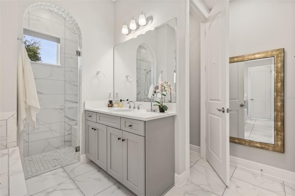 For Sale: $1,495,000 (6 beds, 5 baths, 4882 Square Feet)