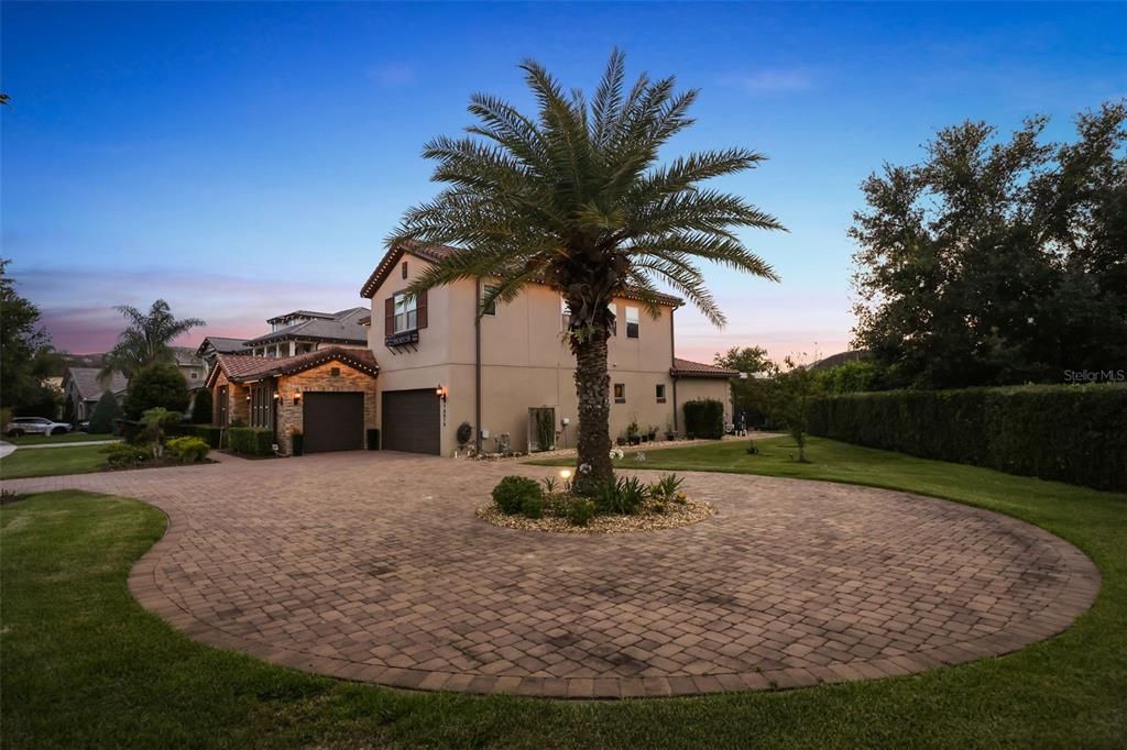For Sale: $1,495,000 (6 beds, 5 baths, 4882 Square Feet)
