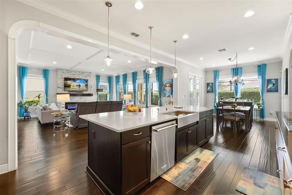 For Sale: $1,495,000 (6 beds, 5 baths, 4882 Square Feet)