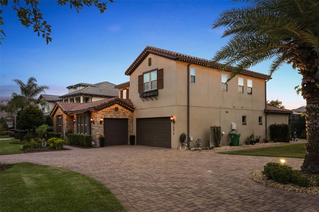 For Sale: $1,495,000 (6 beds, 5 baths, 4882 Square Feet)