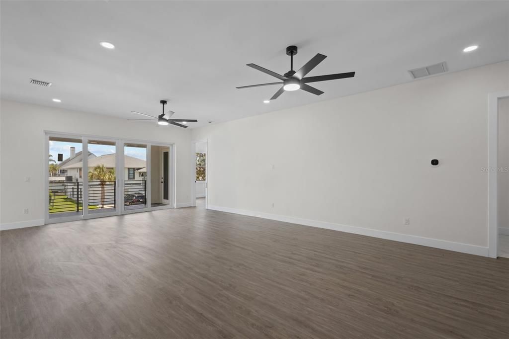 For Sale: $690,000 (3 beds, 3 baths, 2004 Square Feet)