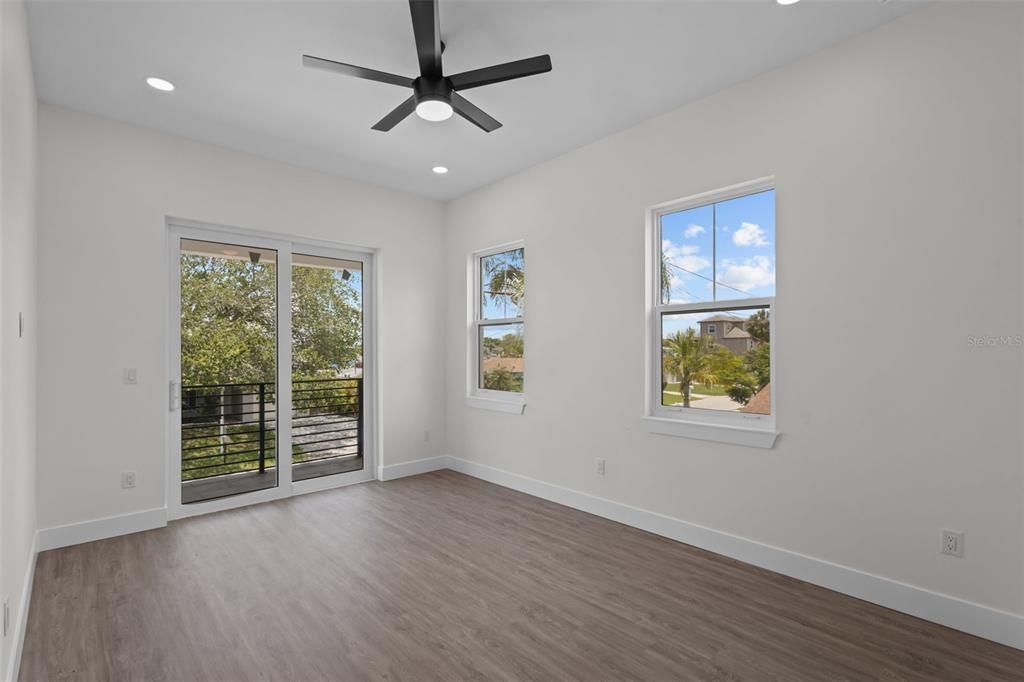 For Sale: $690,000 (3 beds, 3 baths, 2004 Square Feet)