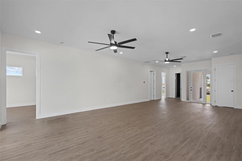 For Sale: $690,000 (3 beds, 3 baths, 2004 Square Feet)
