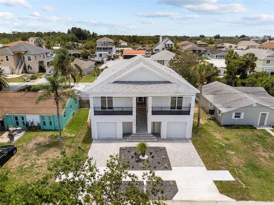 For Sale: $690,000 (3 beds, 3 baths, 2004 Square Feet)