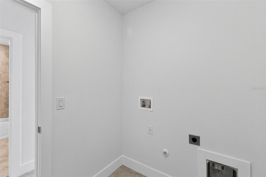 For Sale: $274,900 (3 beds, 2 baths, 1532 Square Feet)