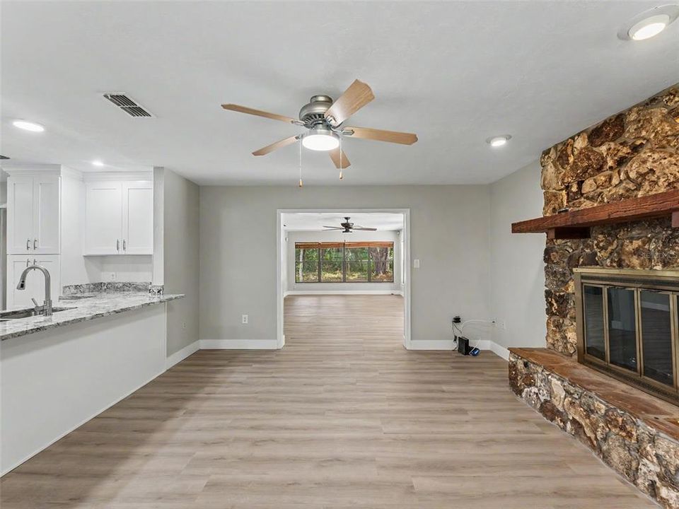 For Sale: $409,900 (3 beds, 2 baths, 2153 Square Feet)