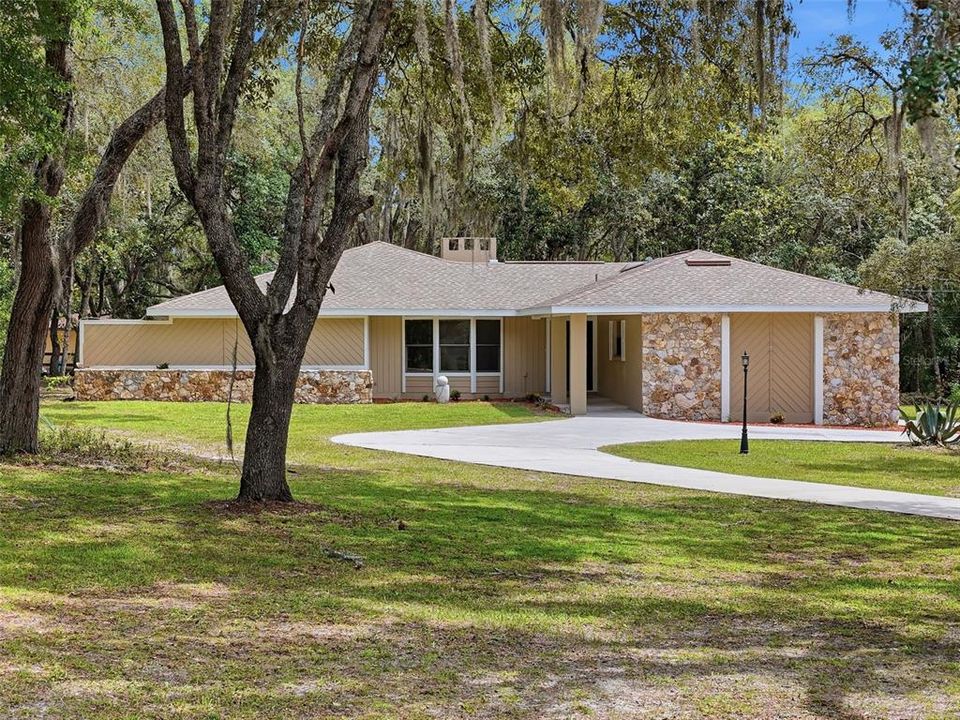 For Sale: $409,900 (3 beds, 2 baths, 2153 Square Feet)