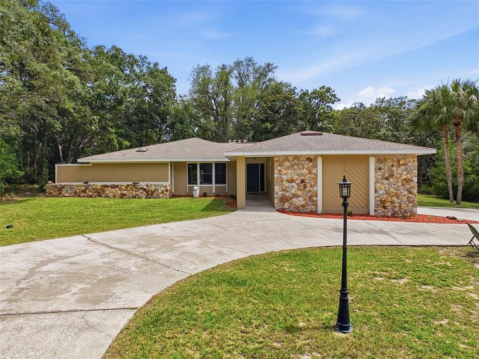For Sale: $409,900 (3 beds, 2 baths, 2153 Square Feet)