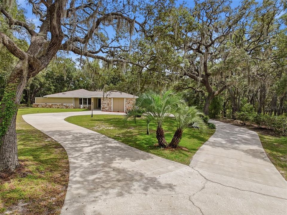For Sale: $409,900 (3 beds, 2 baths, 2153 Square Feet)