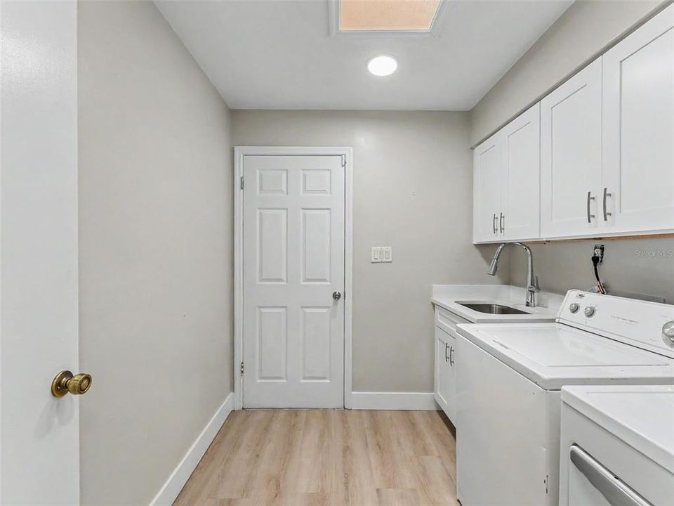 For Sale: $409,900 (3 beds, 2 baths, 2153 Square Feet)