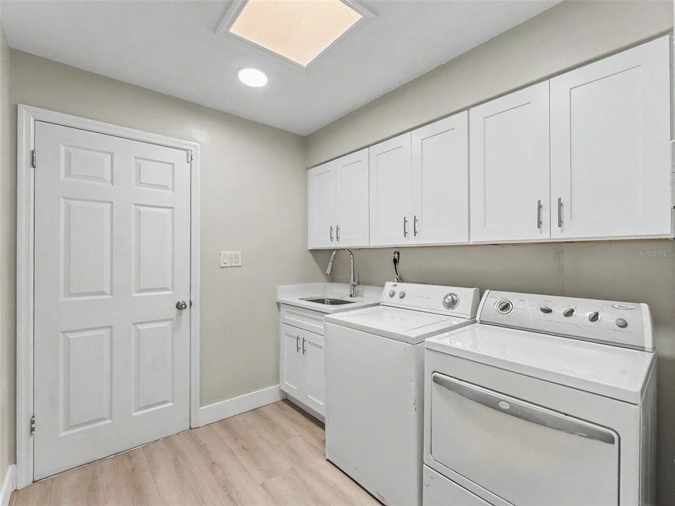 For Sale: $409,900 (3 beds, 2 baths, 2153 Square Feet)
