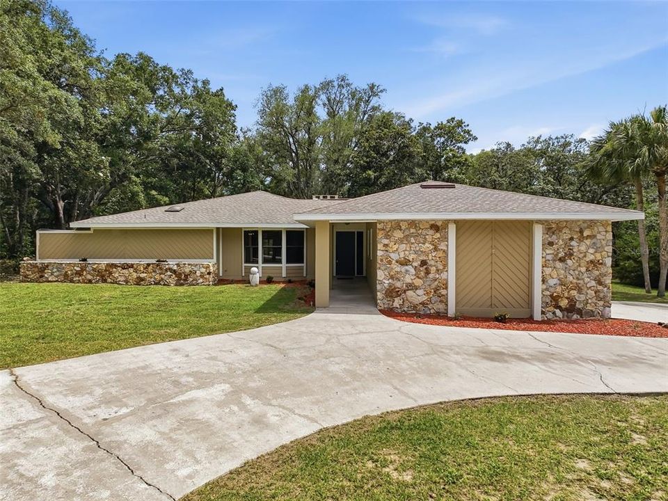 For Sale: $409,900 (3 beds, 2 baths, 2153 Square Feet)