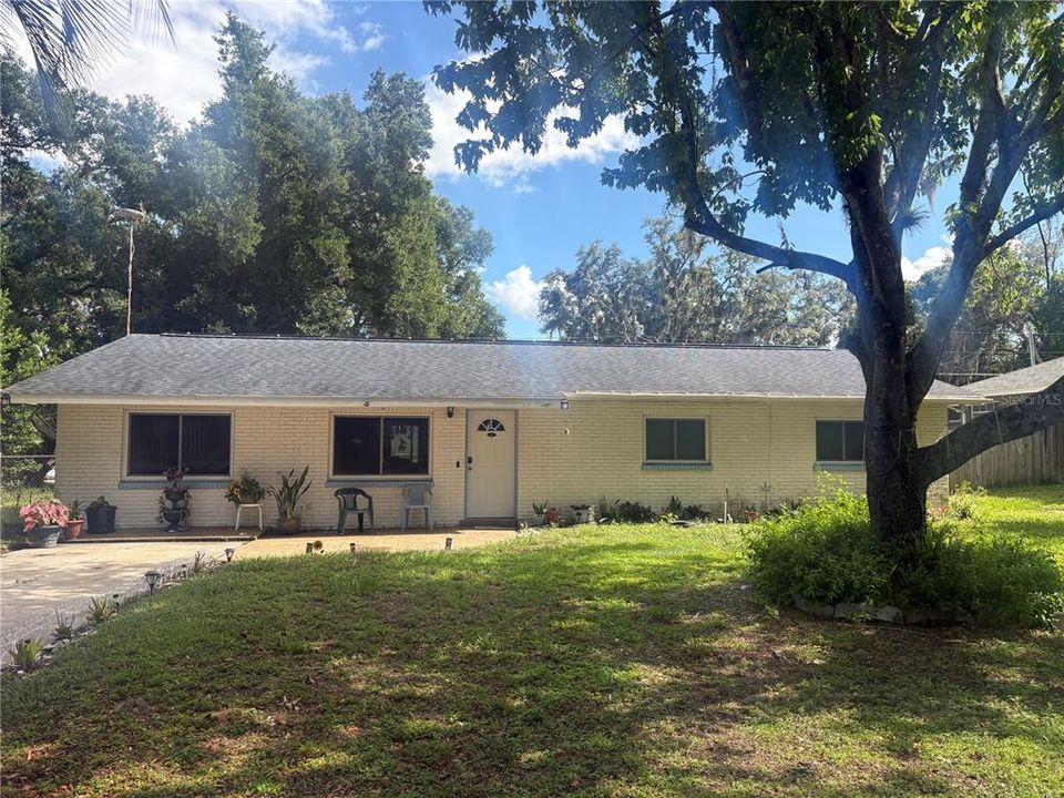 For Sale: $385,000 (3 beds, 2 baths, 1392 Square Feet)