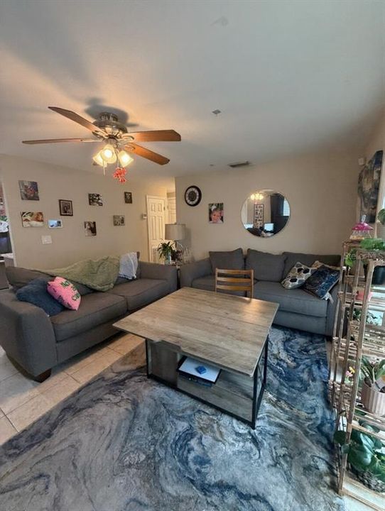 For Sale: $350,000 (3 beds, 1 baths, 864 Square Feet)
