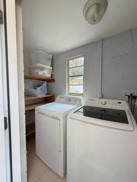 For Sale: $350,000 (3 beds, 1 baths, 864 Square Feet)