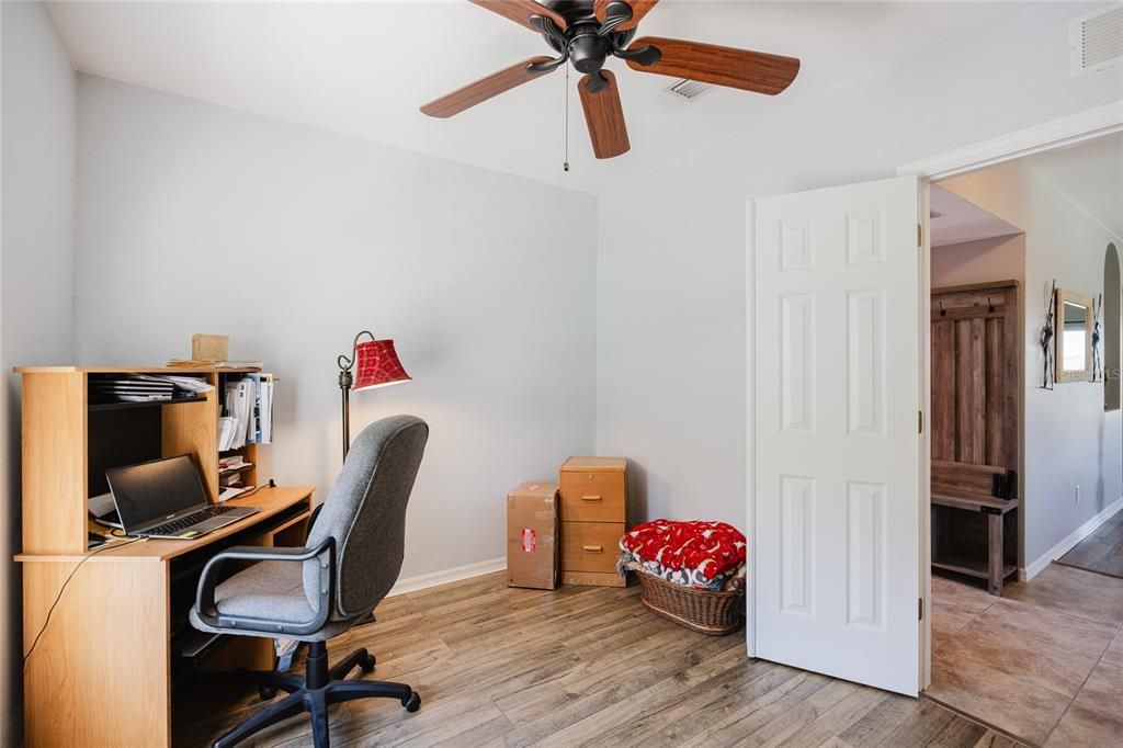 For Sale: $179,900 (3 beds, 2 baths, 1293 Square Feet)