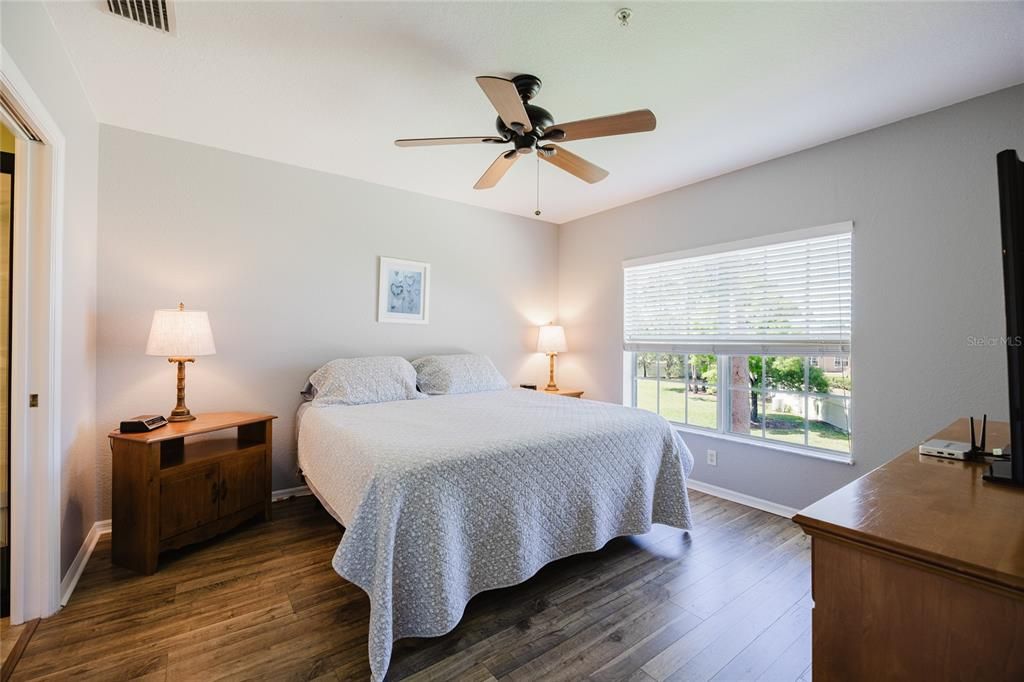 For Sale: $179,900 (3 beds, 2 baths, 1293 Square Feet)