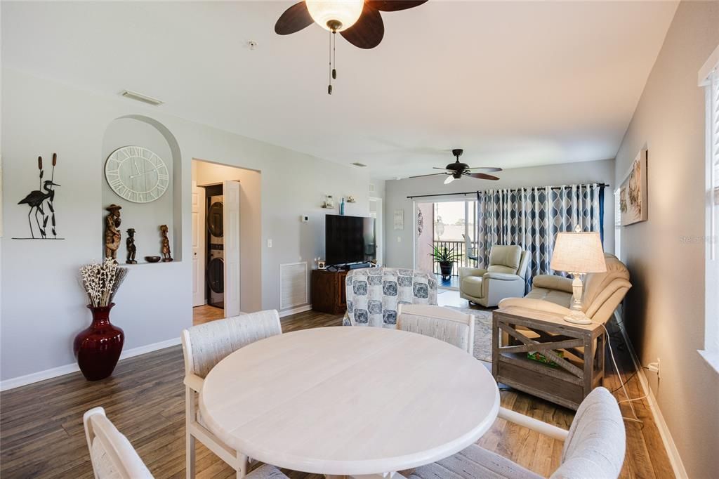 For Sale: $179,900 (3 beds, 2 baths, 1293 Square Feet)
