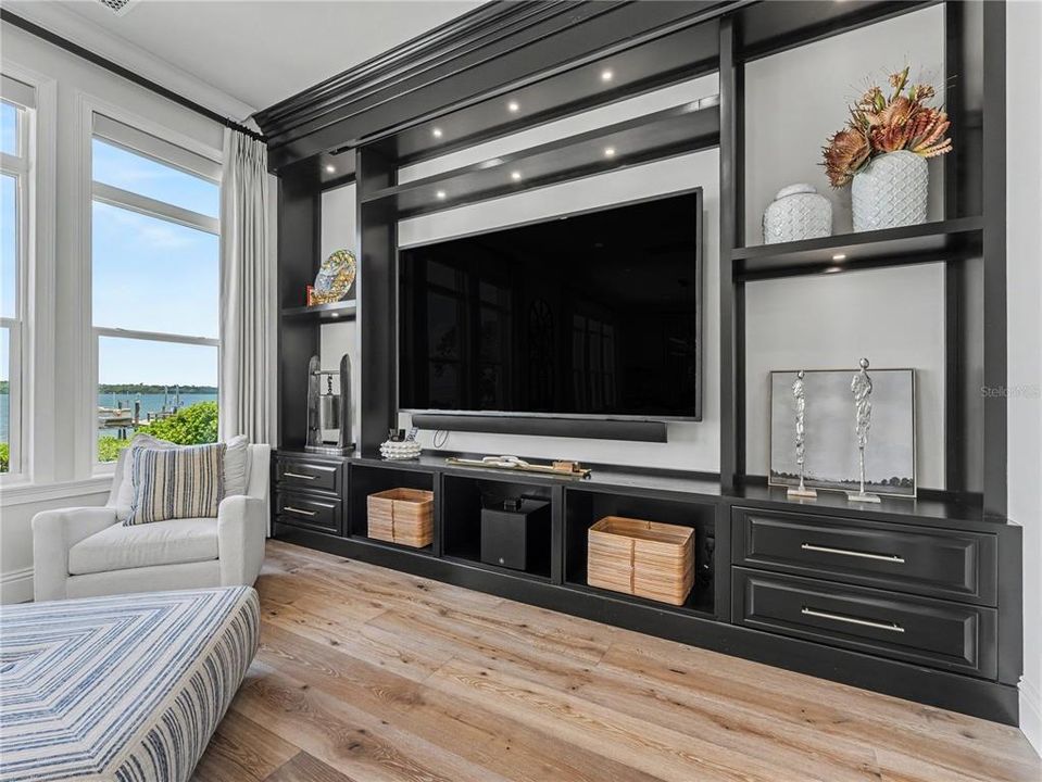 For Sale: $3,800,000 (4 beds, 4 baths, 5675 Square Feet)