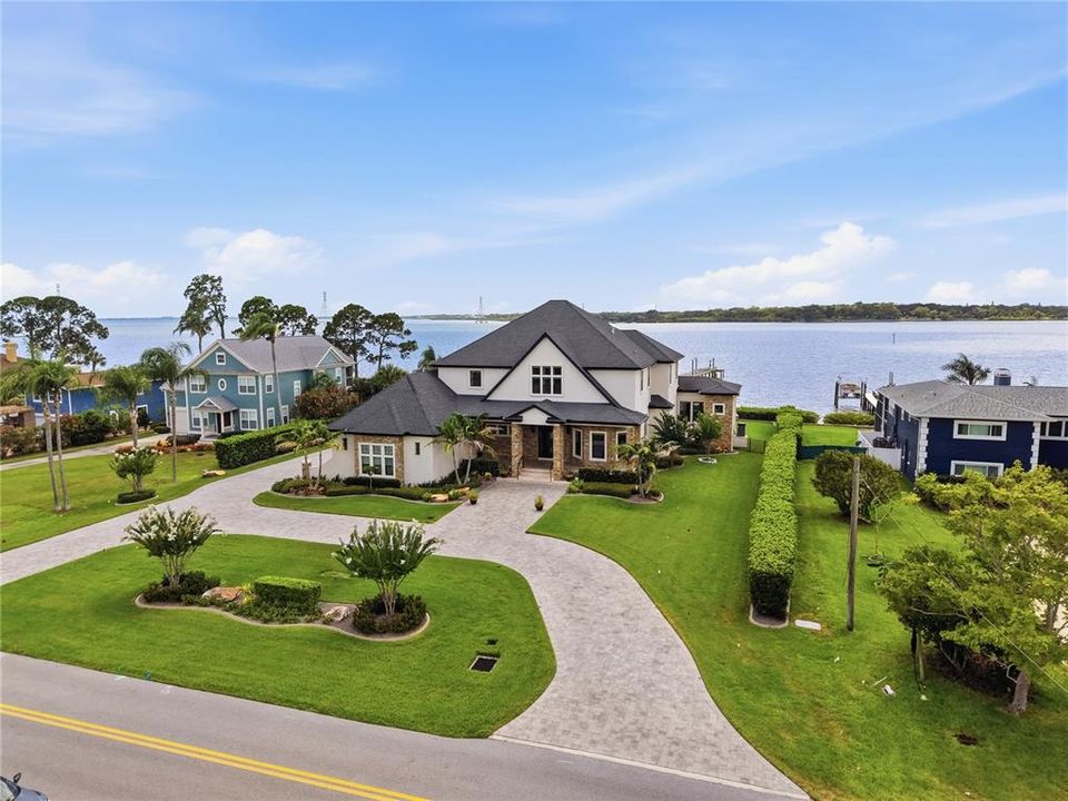 For Sale: $3,800,000 (4 beds, 4 baths, 5675 Square Feet)