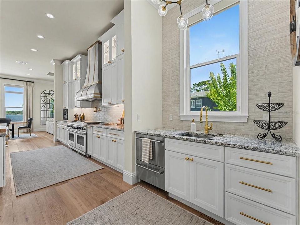 For Sale: $3,800,000 (4 beds, 4 baths, 5675 Square Feet)
