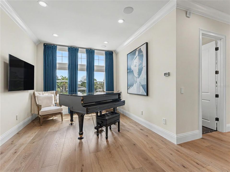 For Sale: $3,800,000 (4 beds, 4 baths, 5675 Square Feet)