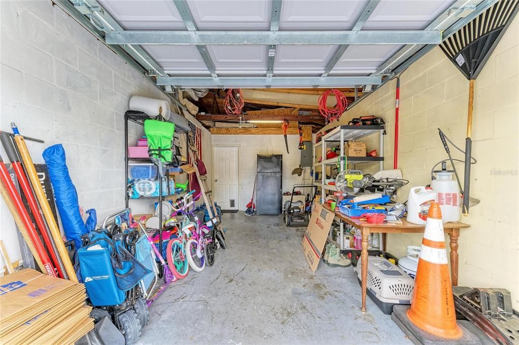 For Sale: $289,000 (2 beds, 1 baths, 891 Square Feet)