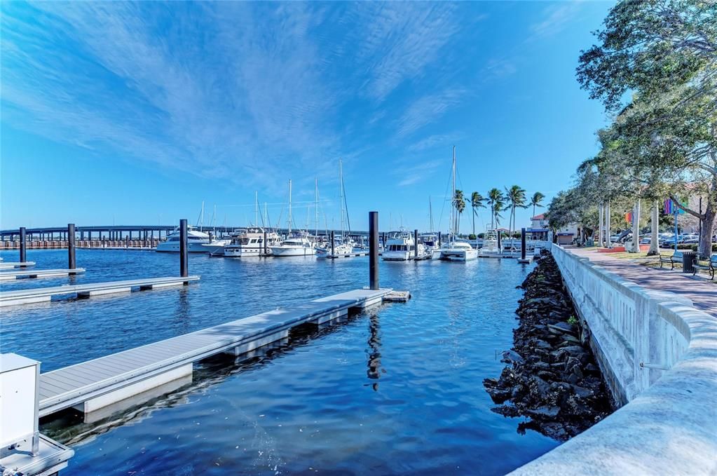 For Sale: $289,000 (2 beds, 1 baths, 891 Square Feet)