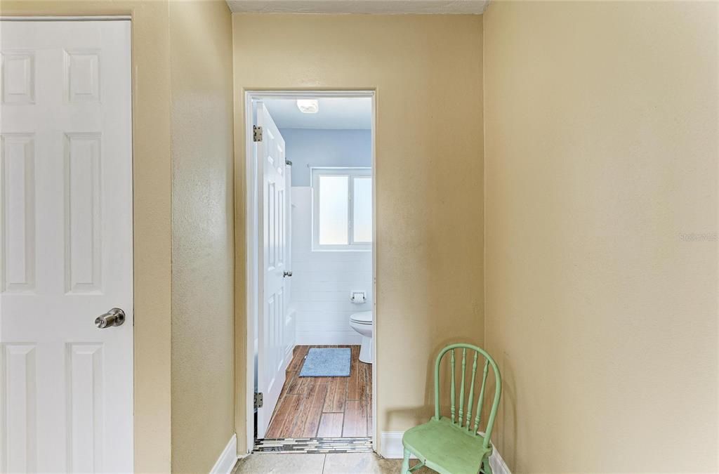 For Sale: $289,000 (2 beds, 1 baths, 891 Square Feet)
