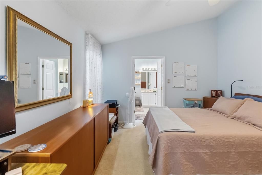 For Sale: $375,000 (3 beds, 2 baths, 1712 Square Feet)