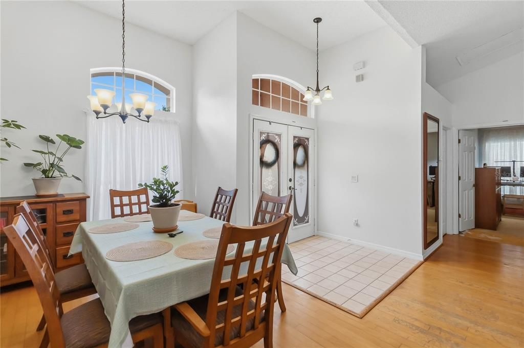 For Sale: $375,000 (3 beds, 2 baths, 1712 Square Feet)
