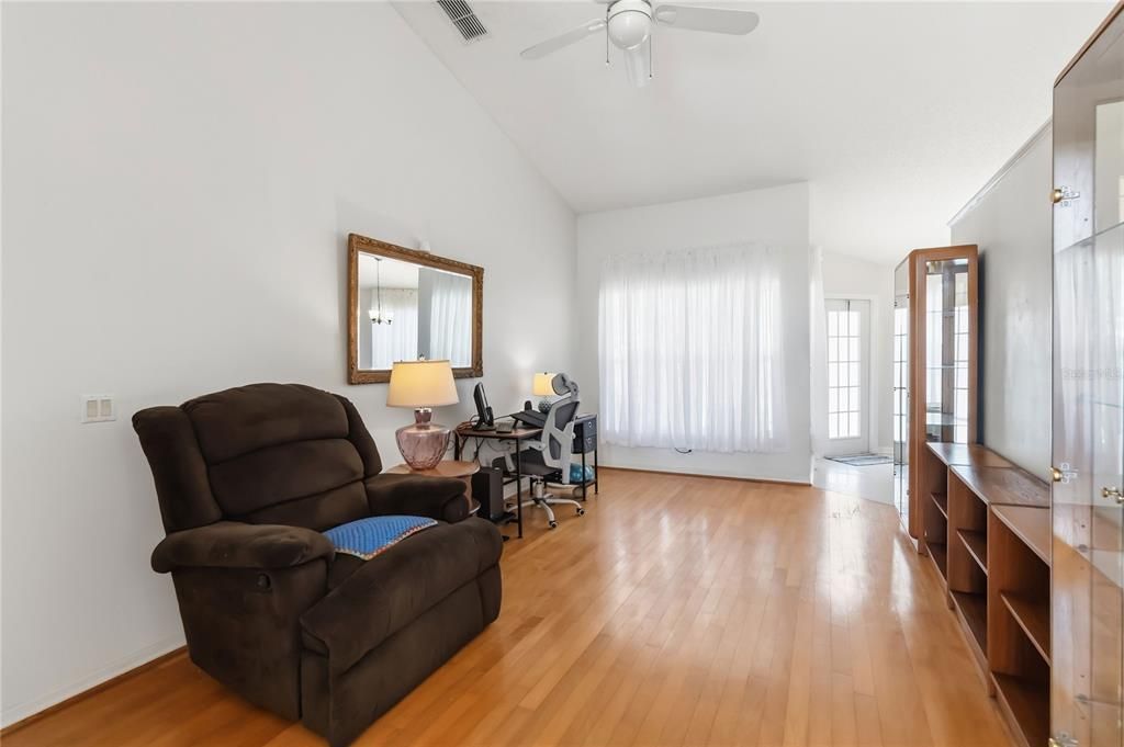 For Sale: $375,000 (3 beds, 2 baths, 1712 Square Feet)