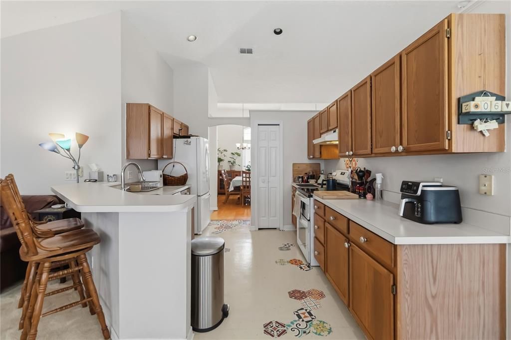 For Sale: $375,000 (3 beds, 2 baths, 1712 Square Feet)