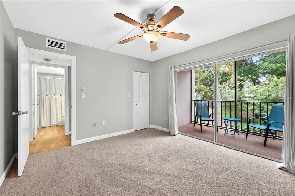 For Sale: $162,500 (2 beds, 2 baths, 1118 Square Feet)