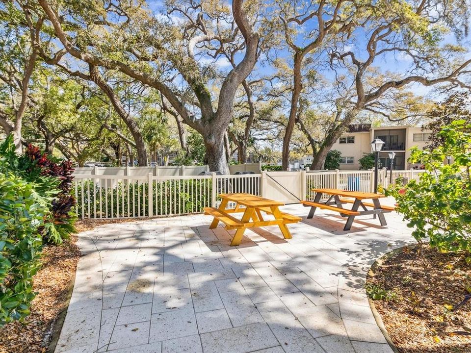 For Sale: $162,500 (2 beds, 2 baths, 1118 Square Feet)