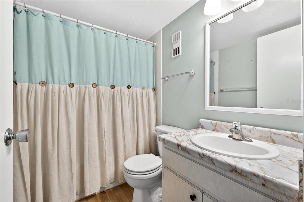 For Sale: $162,500 (2 beds, 2 baths, 1118 Square Feet)