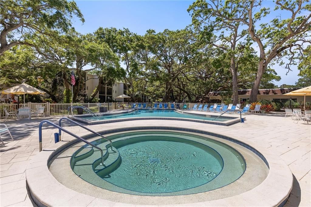For Sale: $162,500 (2 beds, 2 baths, 1118 Square Feet)