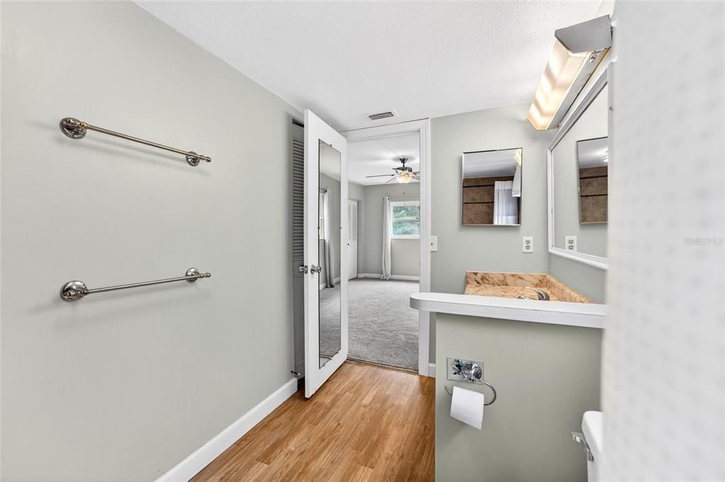 For Sale: $162,500 (2 beds, 2 baths, 1118 Square Feet)