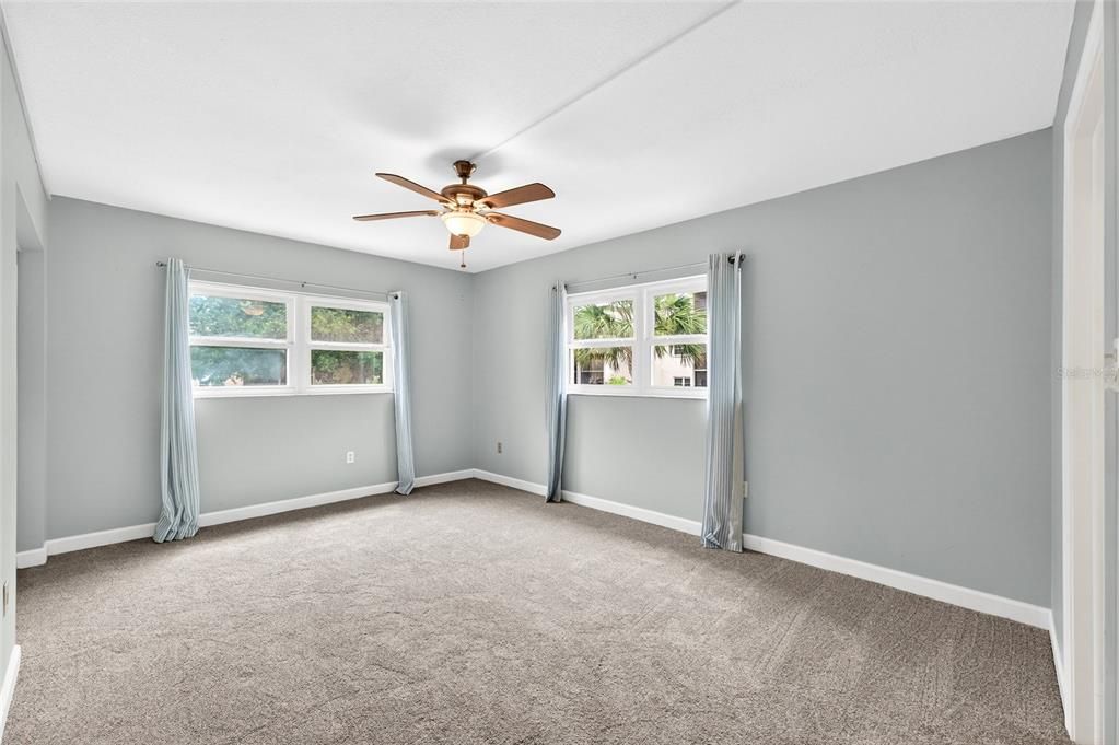 For Sale: $162,500 (2 beds, 2 baths, 1118 Square Feet)