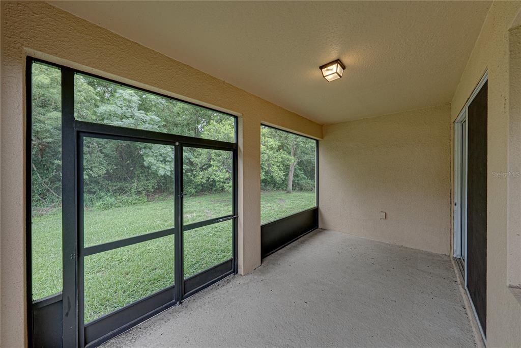 For Sale: $389,900 (2 beds, 2 baths, 1822 Square Feet)